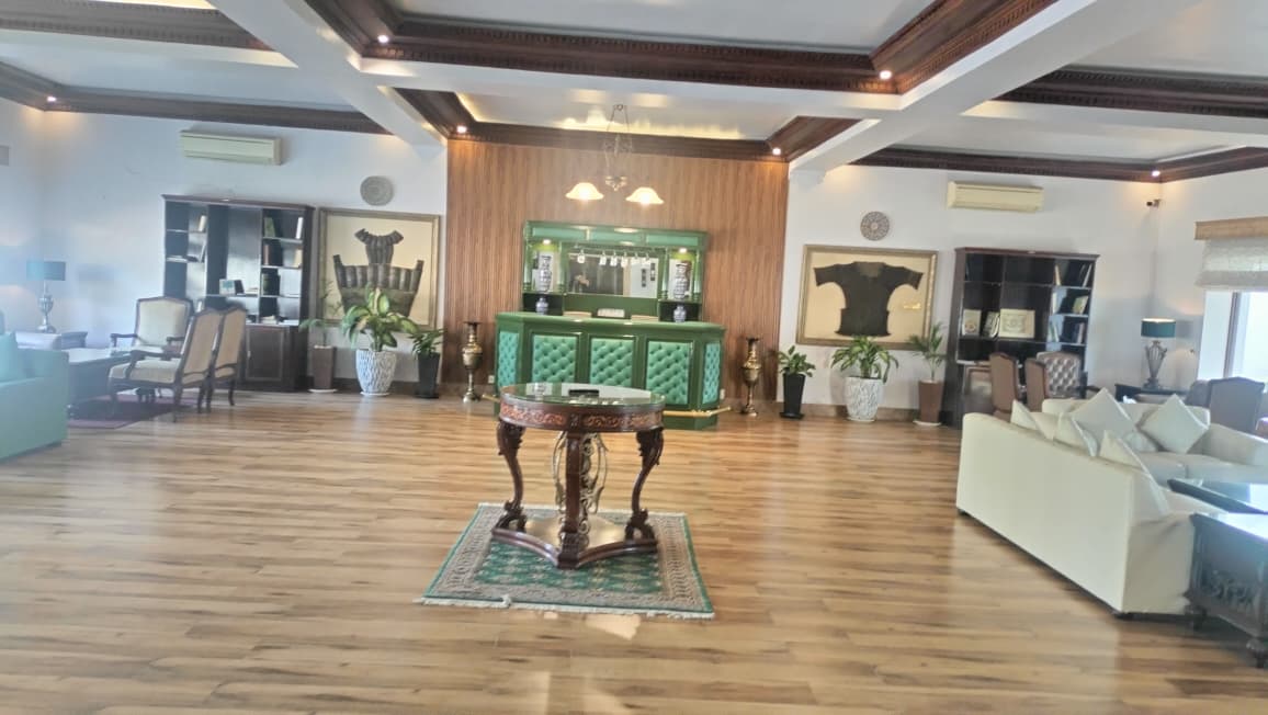 WhatsApp Image 2025-11-21 at 09.39.12 (1)