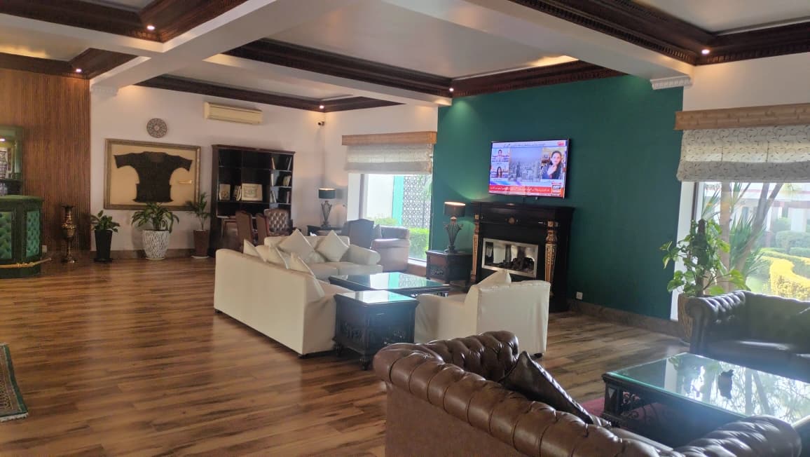 WhatsApp Image 2025-11-21 at 09.39.13 (2)